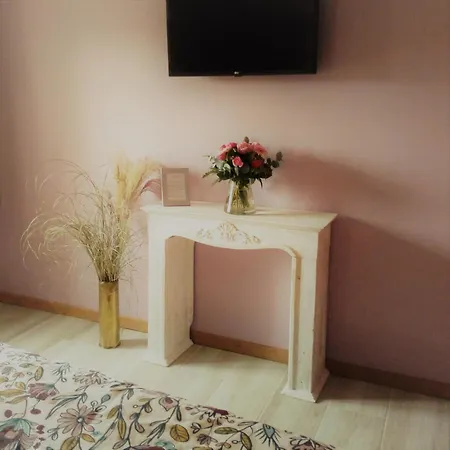 L'anagramme, Chambres, Table D'hotes Et Pour Adultes, Naturistes Ou Non ! Bed & Breakfast
